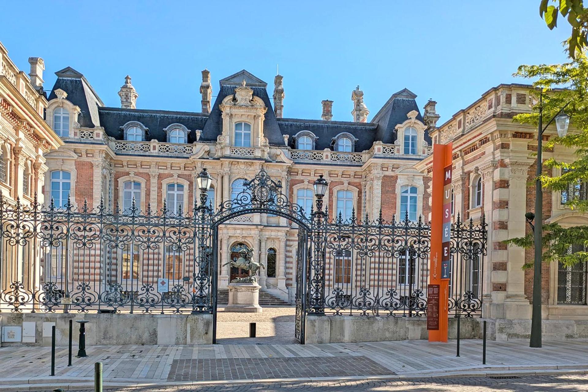 Maison A Deux Mains Ay-Champagne Luaran gambar